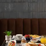 Hotel Just 4*