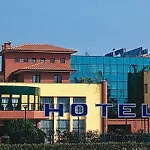 Just Hotel 4*