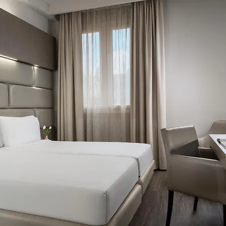 Just Otel Saronno