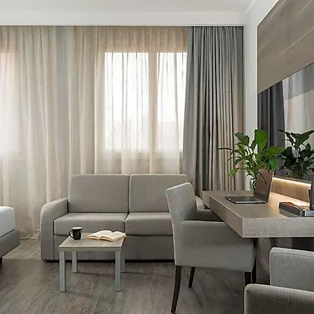 Hotel Just 4*