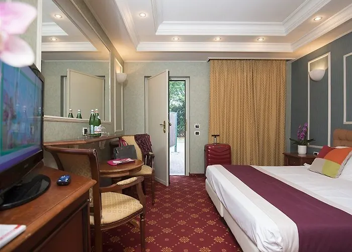 Hotel Just 4*